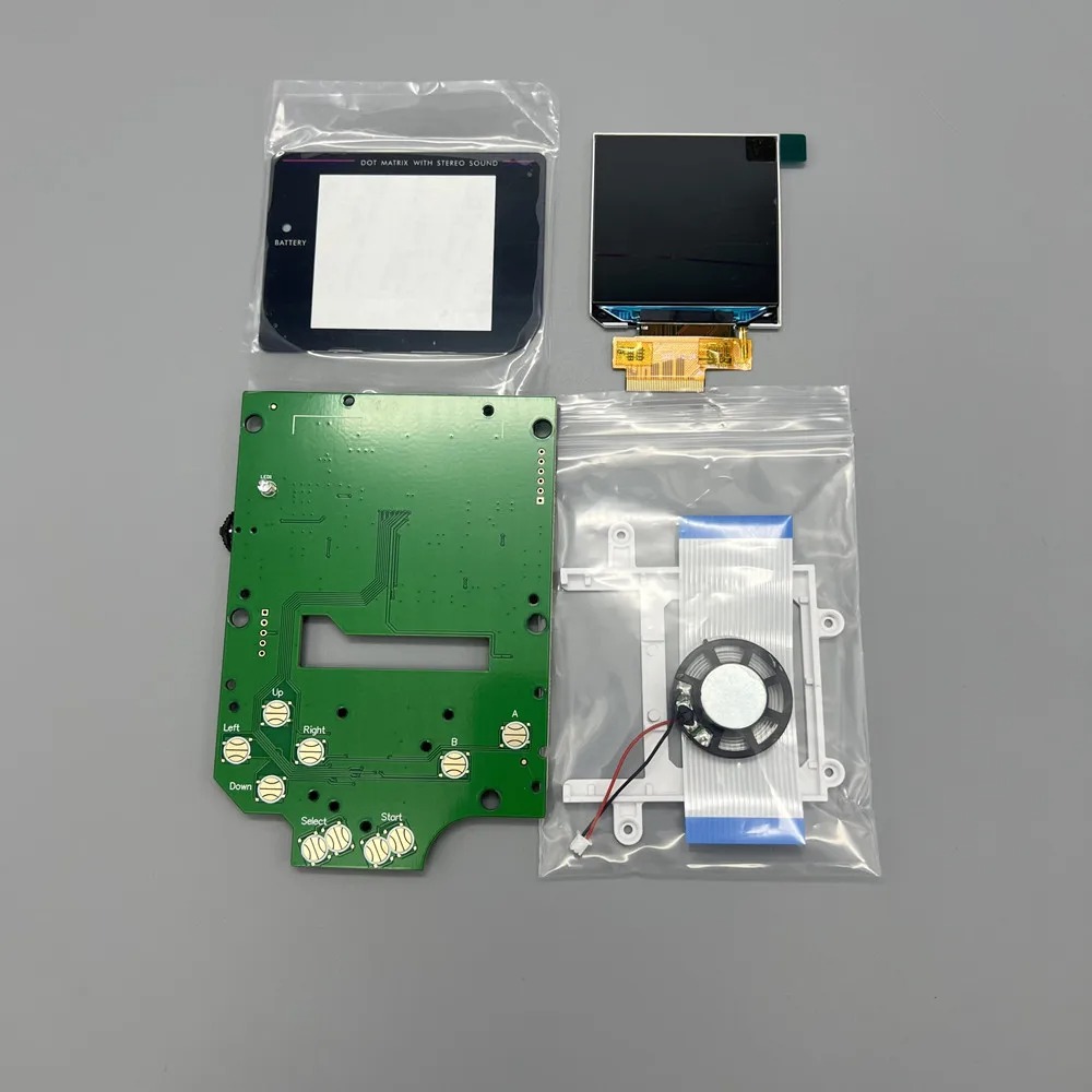 Gaming Accessories That You Need - 2,45 inch GB DMG LCD-schermsets voor