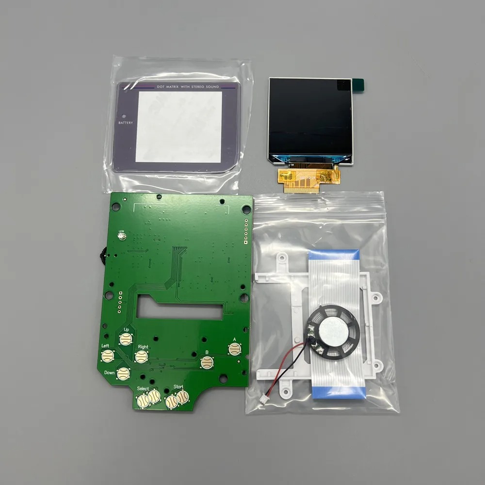Gaming Accessories That You Need - 2,45 inch GB DMG LCD-schermsets voor
